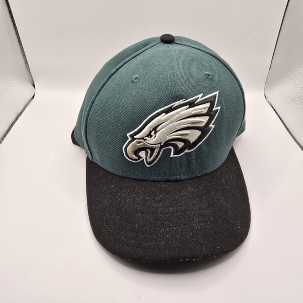 New‎ Era NFL Fitted Hat 7 1/4 Eagles Philadelphia Green And Black